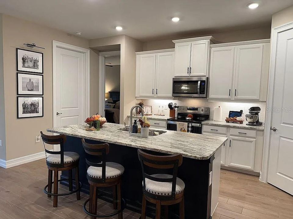 На продажу: $349,000 (3 спален, 2 ванн, 1816 Квадратных фут)