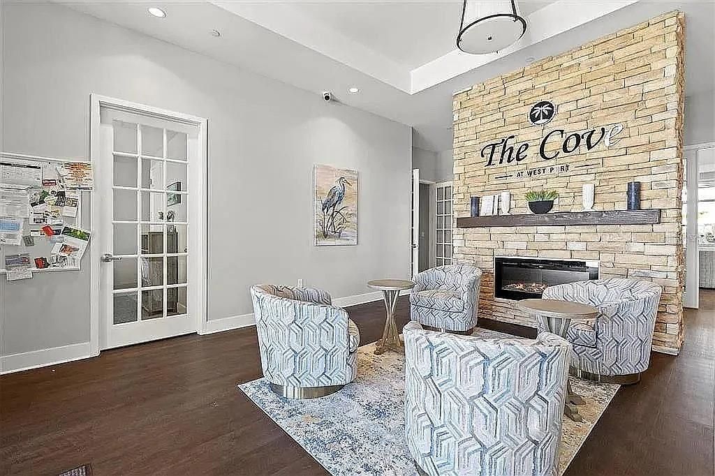 На продажу: $349,000 (3 спален, 2 ванн, 1816 Квадратных фут)