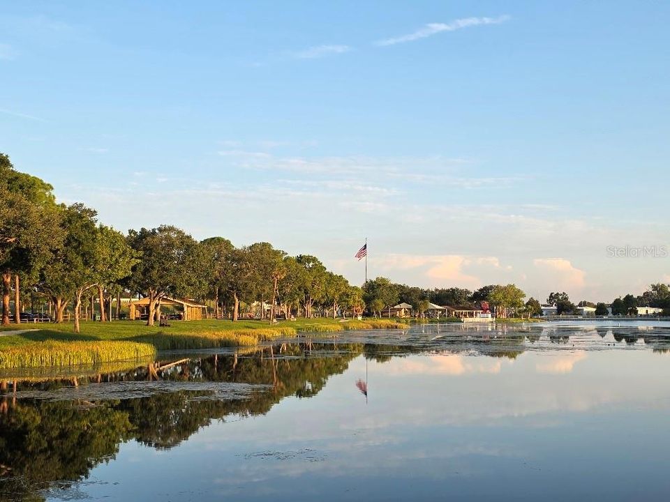 待售: $295,000 (3 贝兹, 2 浴室, 937 平方英尺)