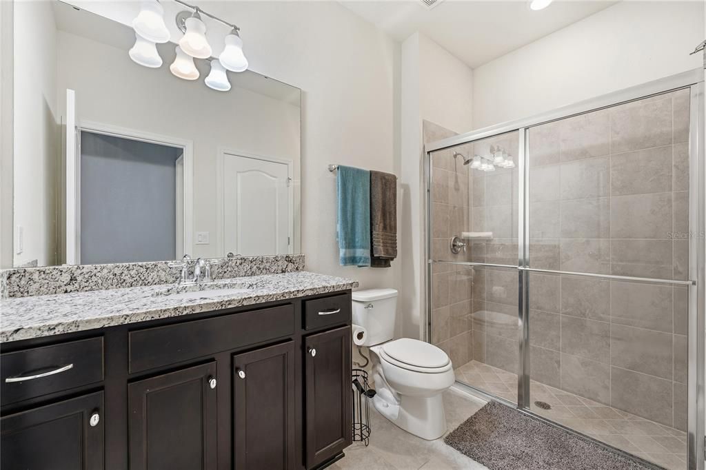 For Sale: $499,000 (5 beds, 4 baths, 2492 Square Feet)