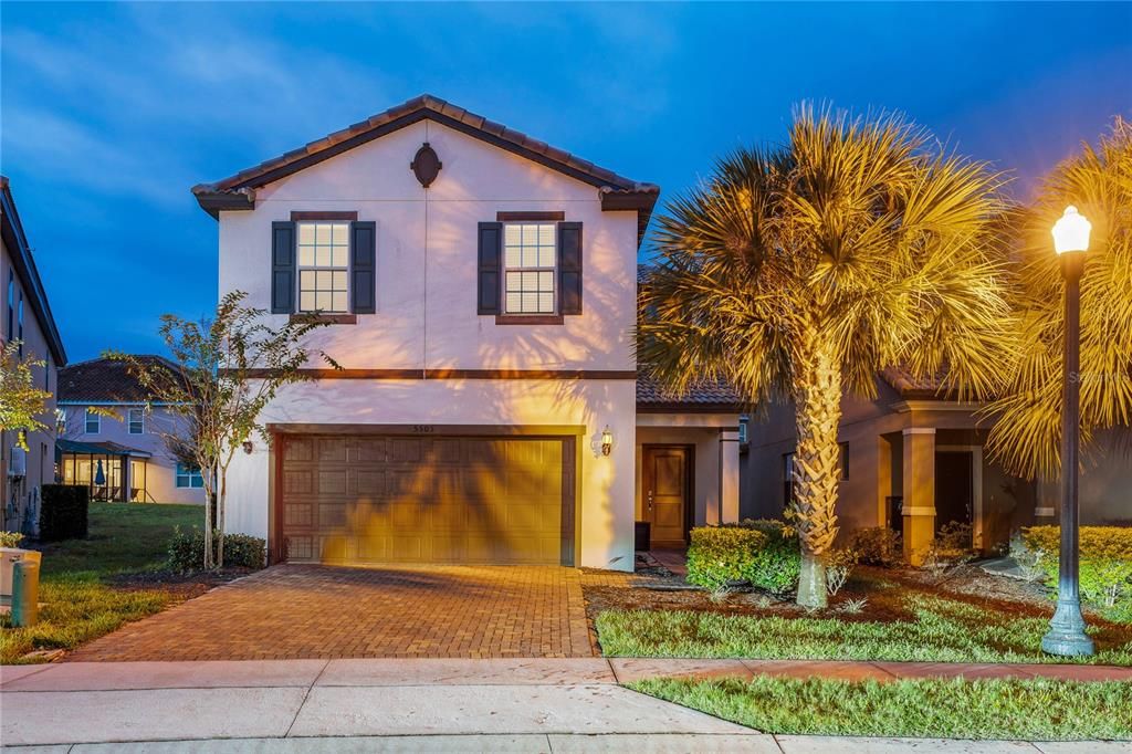 For Sale: $499,000 (5 beds, 4 baths, 2492 Square Feet)