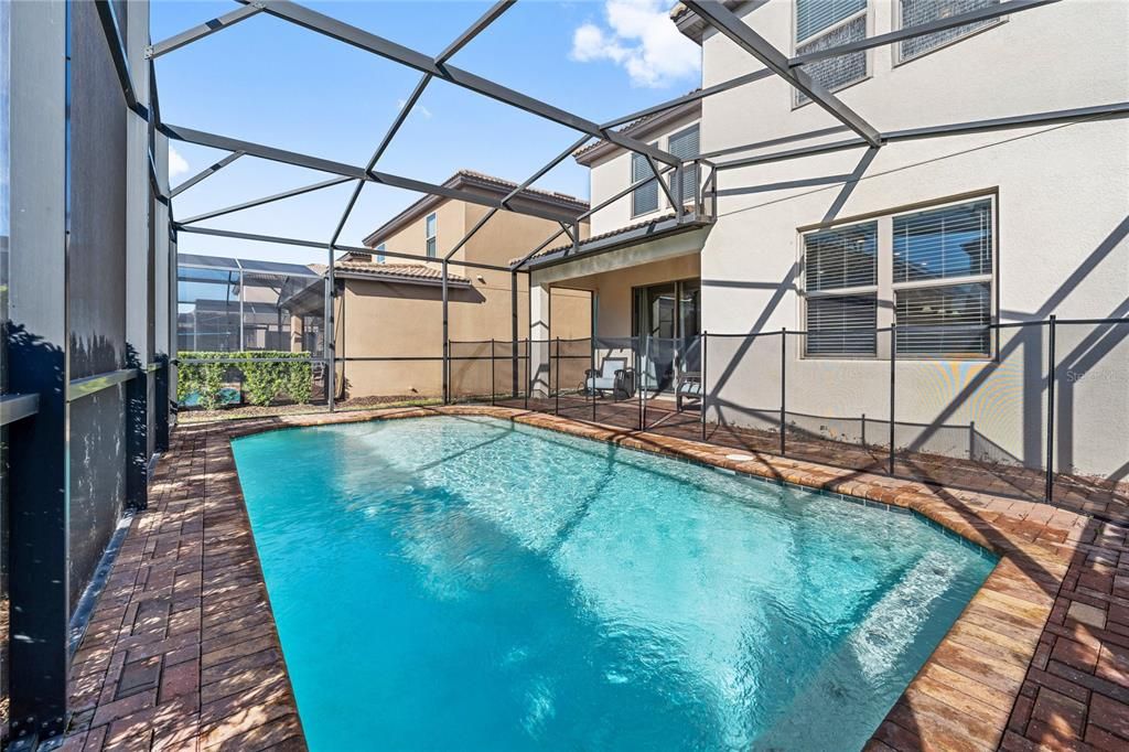 For Sale: $499,000 (5 beds, 4 baths, 2492 Square Feet)