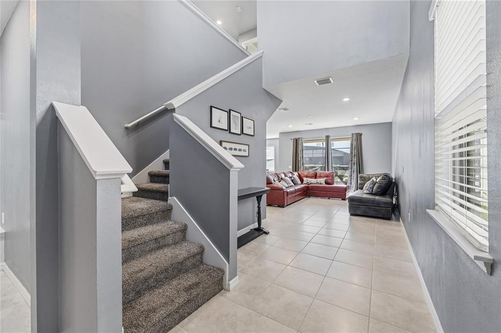 For Sale: $499,000 (5 beds, 4 baths, 2492 Square Feet)