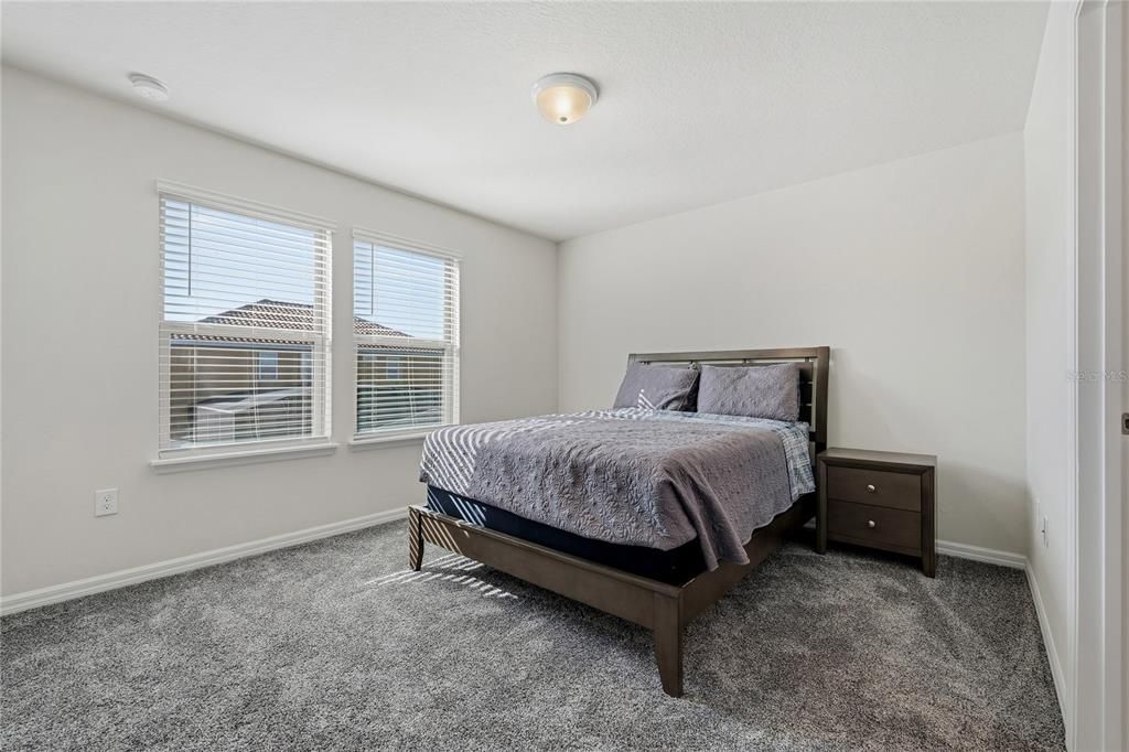 For Sale: $499,000 (5 beds, 4 baths, 2492 Square Feet)