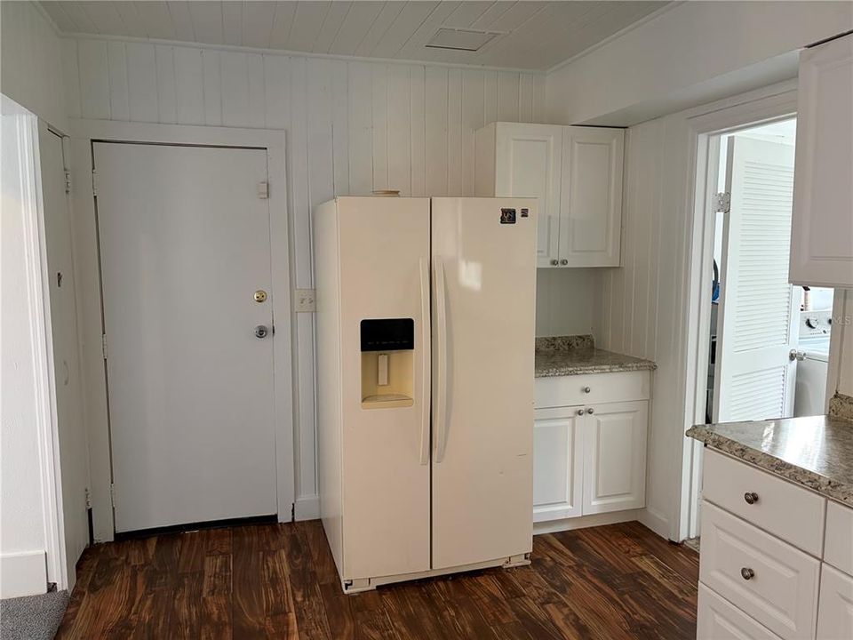 For Rent: $2,150 (2 beds, 2 baths, 1335 Square Feet)