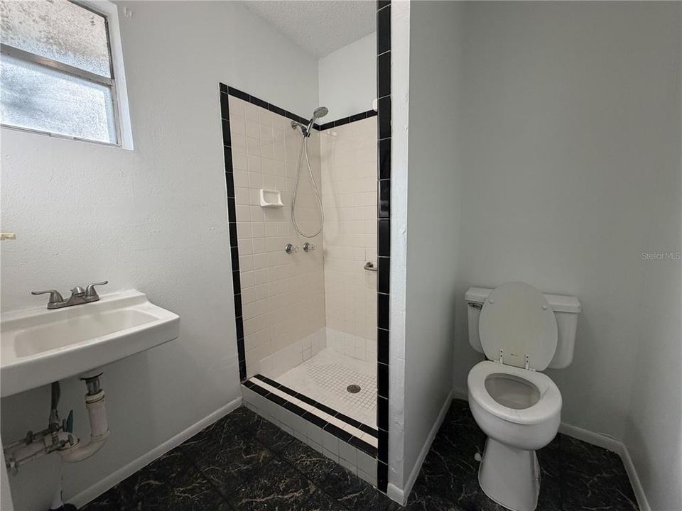 For Rent: $2,150 (2 beds, 2 baths, 1335 Square Feet)