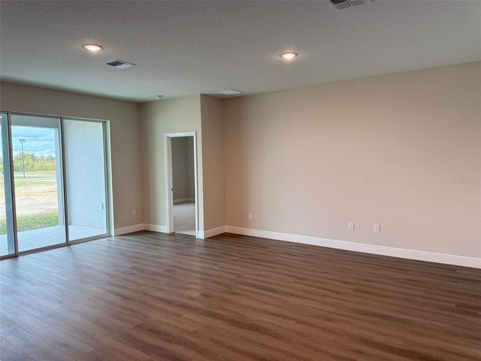 For Rent: $2,900 (4 beds, 3 baths, 2289 Square Feet)