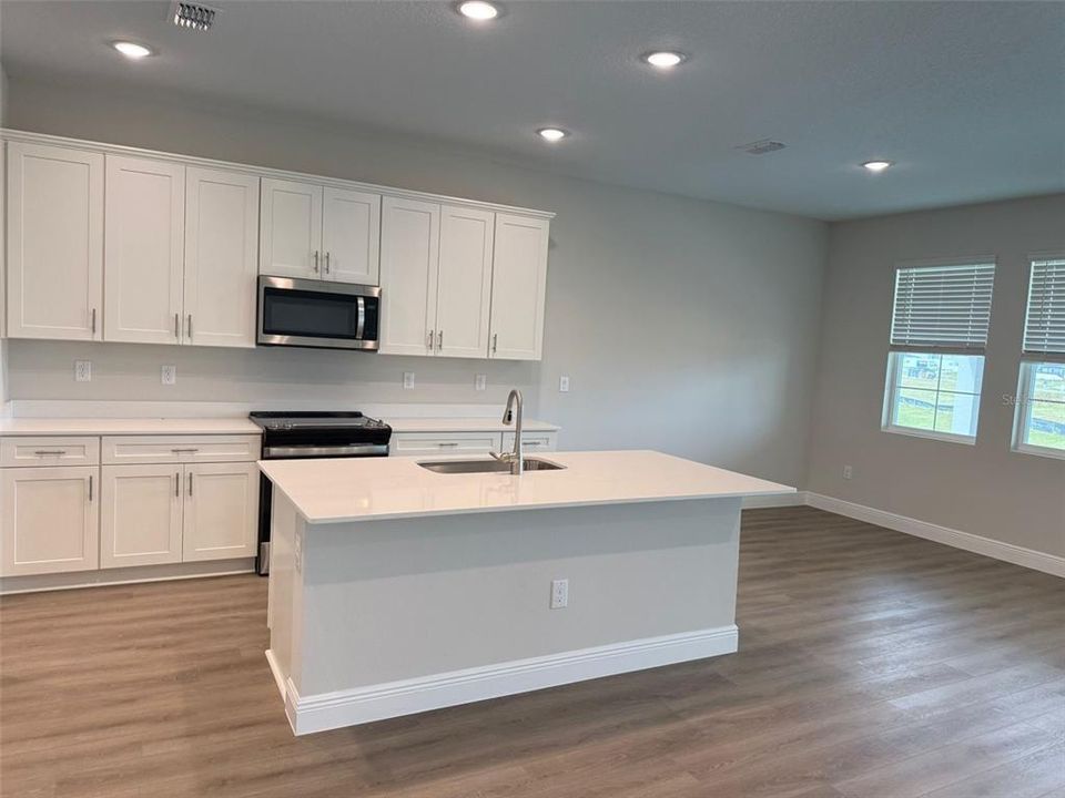 For Rent: $2,900 (4 beds, 3 baths, 2289 Square Feet)