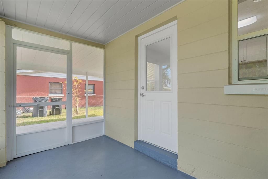 For Sale: $249,900 (2 beds, 1 baths, 792 Square Feet)