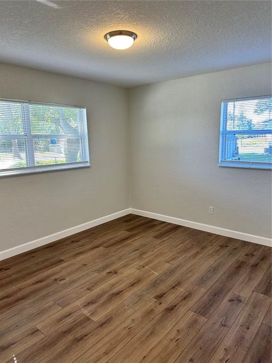 For Sale: $249,900 (2 beds, 1 baths, 792 Square Feet)