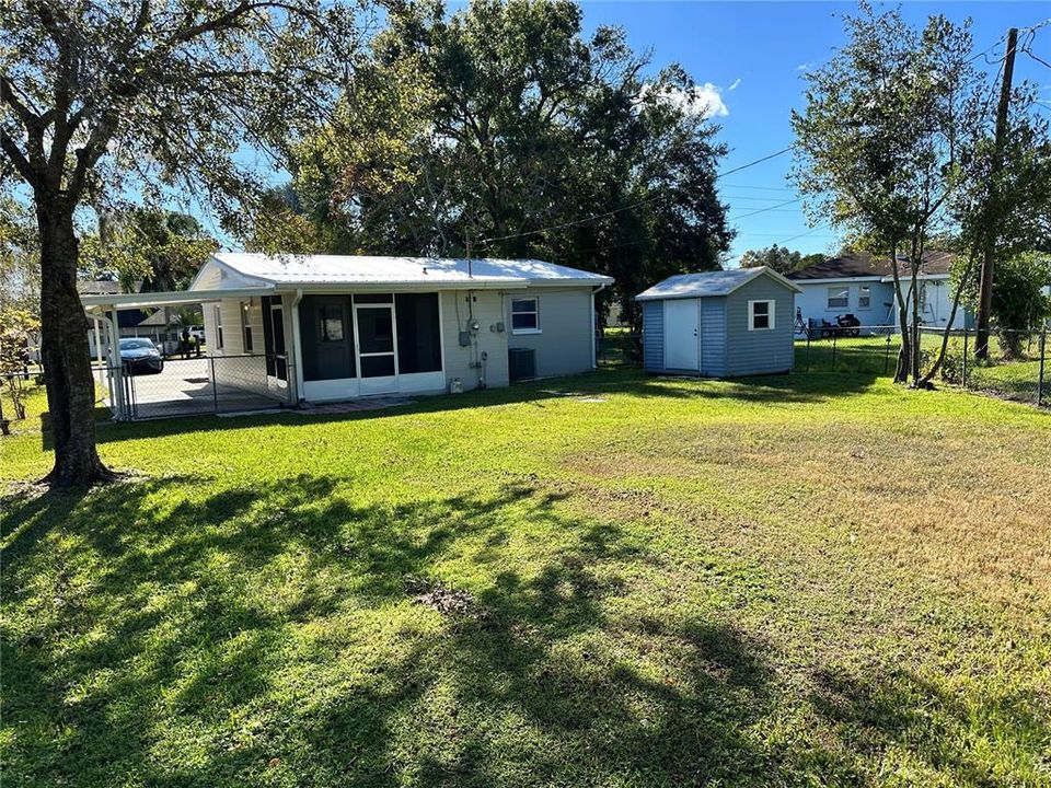 For Sale: $249,900 (2 beds, 1 baths, 792 Square Feet)