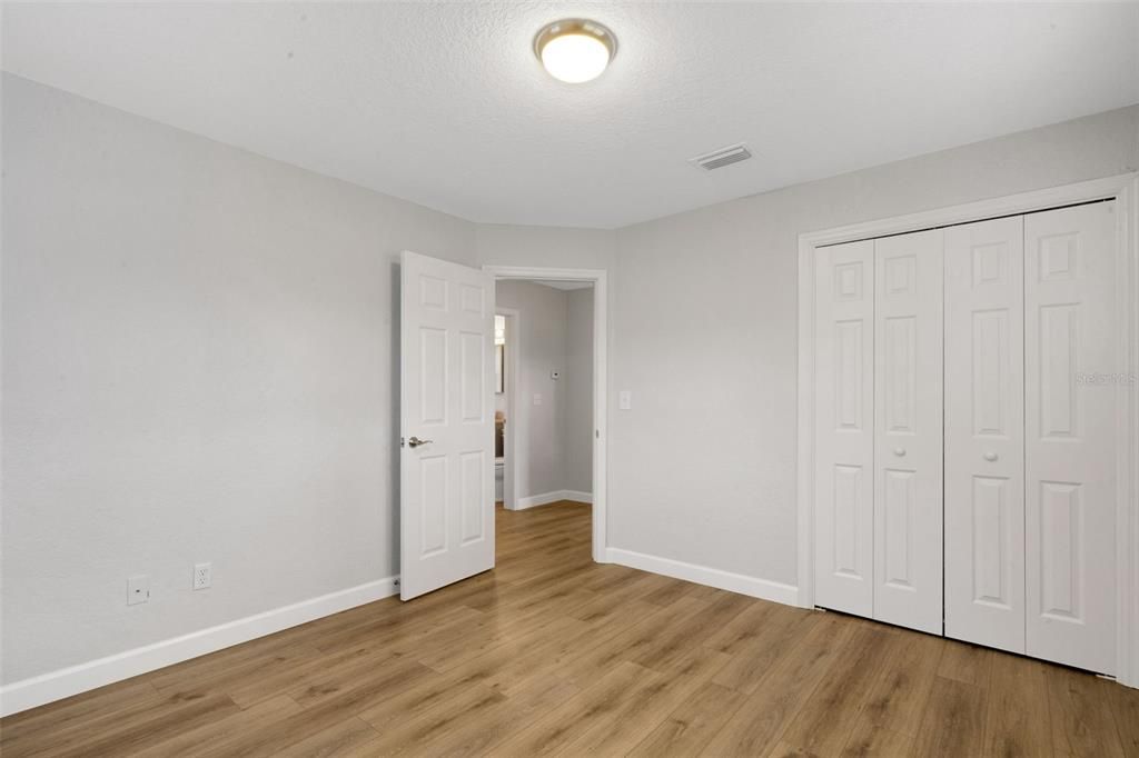 For Sale: $249,900 (2 beds, 1 baths, 792 Square Feet)