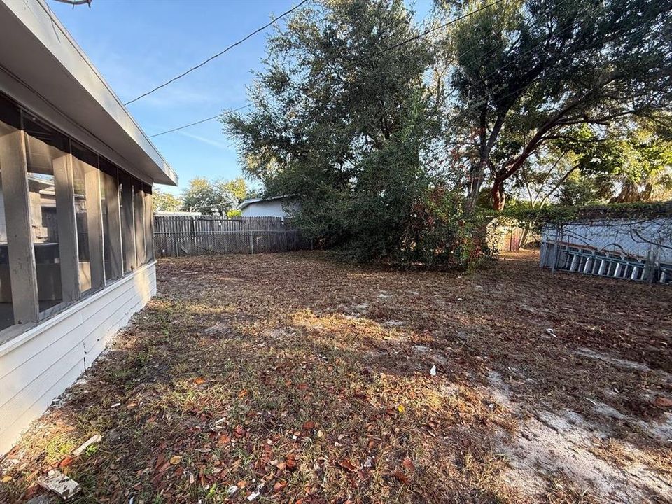 For Rent: $1,800 (3 beds, 2 baths, 1012 Square Feet)