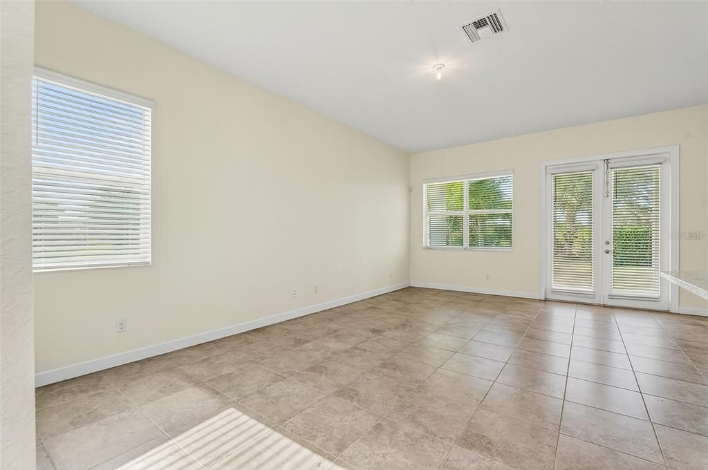 出租: $3,200 (4 贝兹, 3 浴室, 2491 平方英尺)