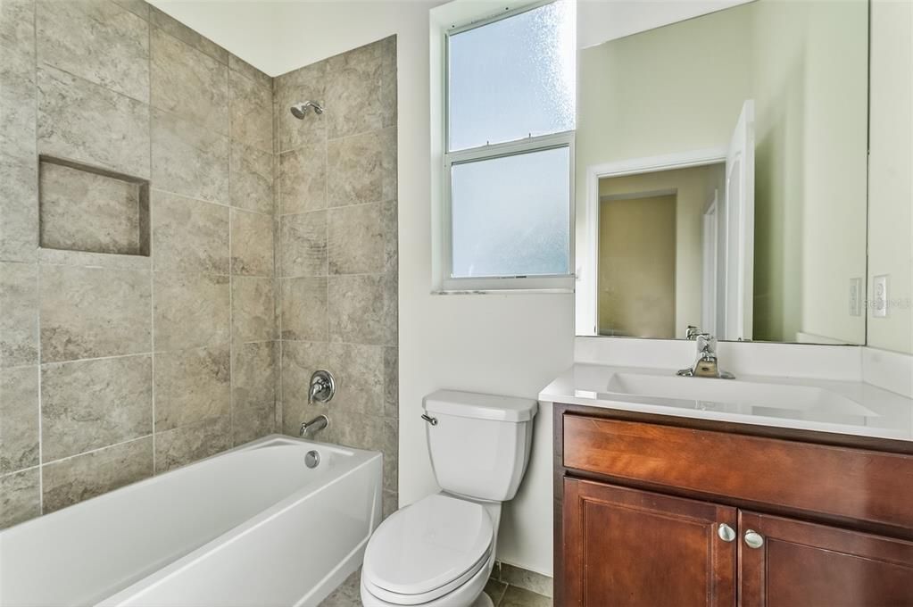 出租: $3,200 (4 贝兹, 3 浴室, 2491 平方英尺)