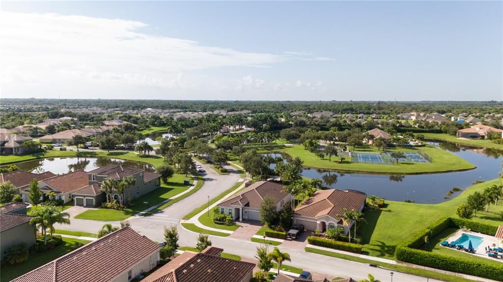 出租: $3,200 (4 贝兹, 3 浴室, 2491 平方英尺)