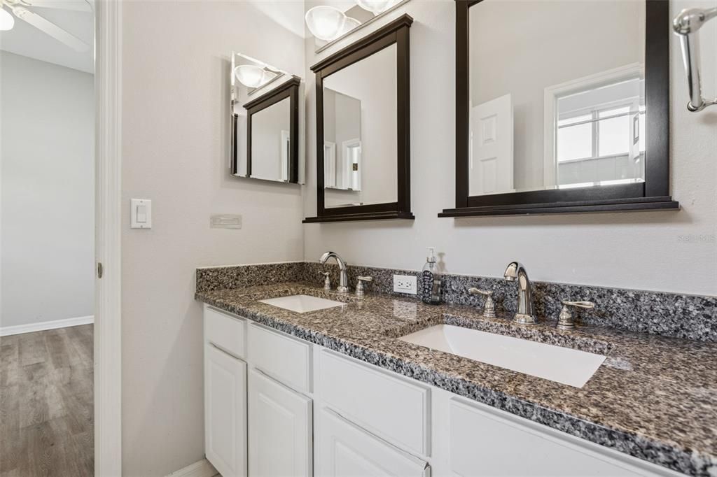 В аренду: $4,500 (4 спален, 3 ванн, 3647 Квадратных фут)