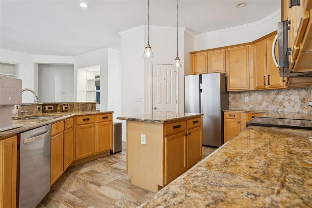 В аренду: $4,500 (4 спален, 3 ванн, 3647 Квадратных фут)