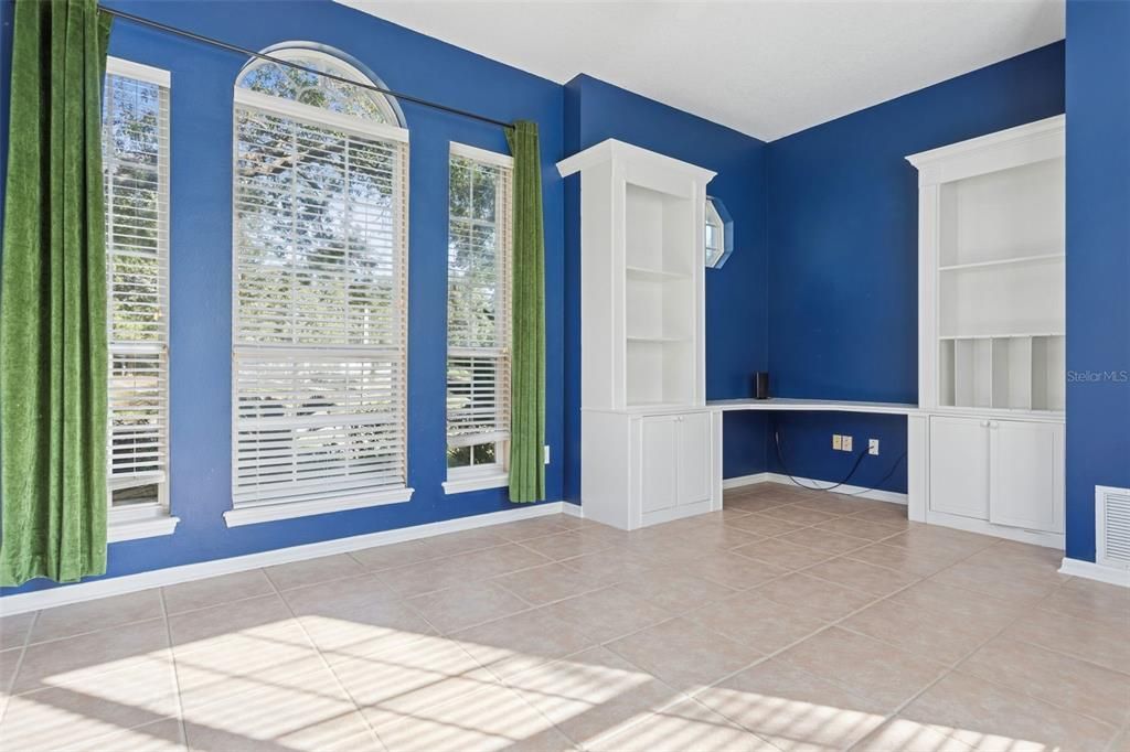 В аренду: $4,500 (4 спален, 3 ванн, 3647 Квадратных фут)