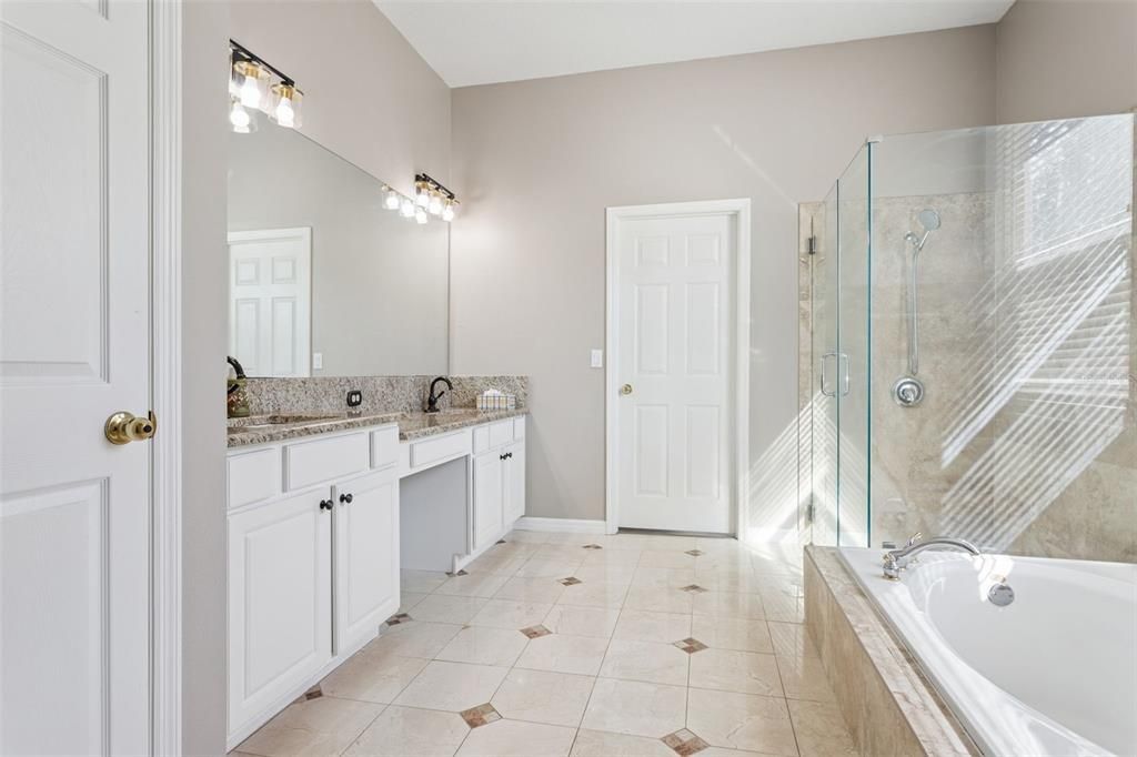 В аренду: $4,500 (4 спален, 3 ванн, 3647 Квадратных фут)