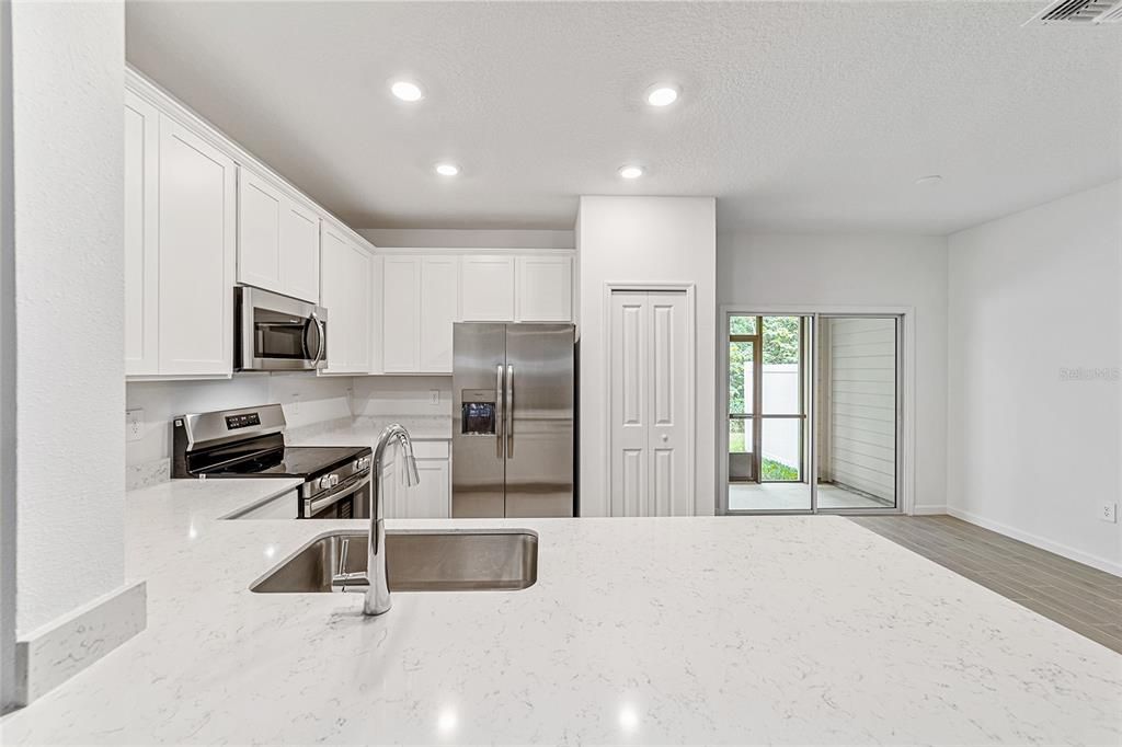 出租: $1,700 (3 贝兹, 2 浴室, 1708 平方英尺)