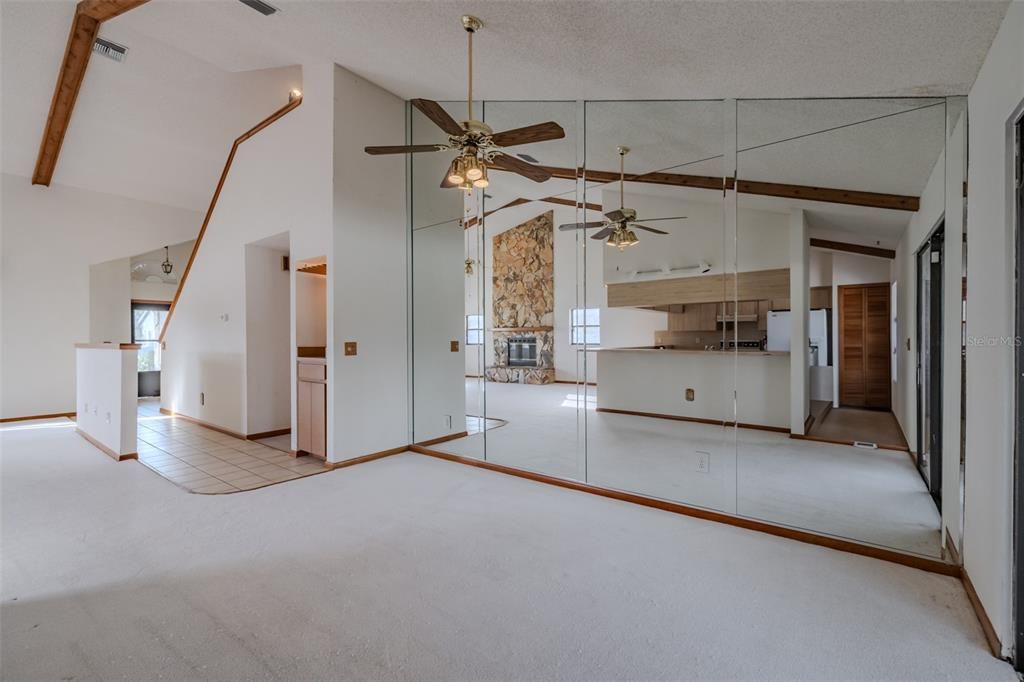 待售: $675,000 (4 贝兹, 2 浴室, 2329 平方英尺)