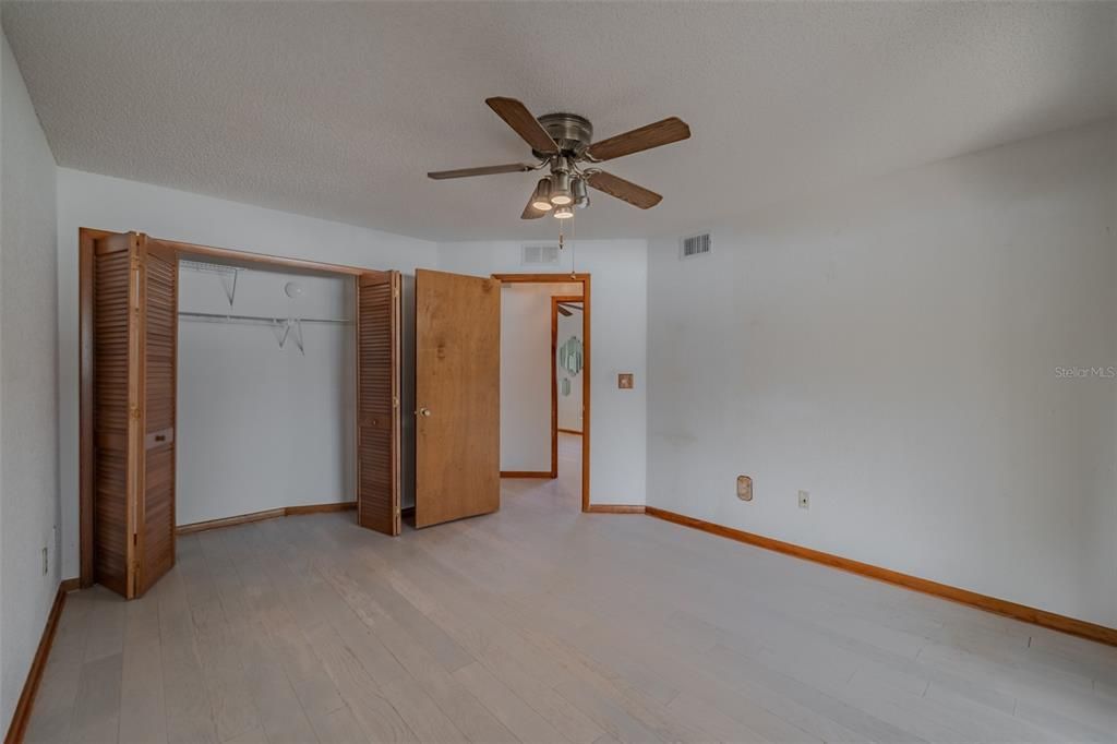 待售: $675,000 (4 贝兹, 2 浴室, 2329 平方英尺)