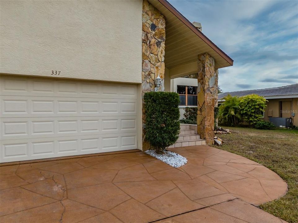 待售: $675,000 (4 贝兹, 2 浴室, 2329 平方英尺)