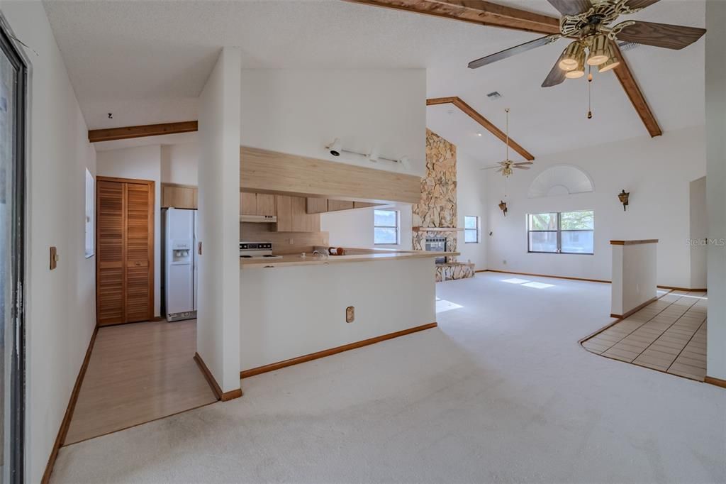 待售: $675,000 (4 贝兹, 2 浴室, 2329 平方英尺)