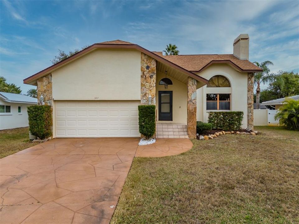 待售: $675,000 (4 贝兹, 2 浴室, 2329 平方英尺)