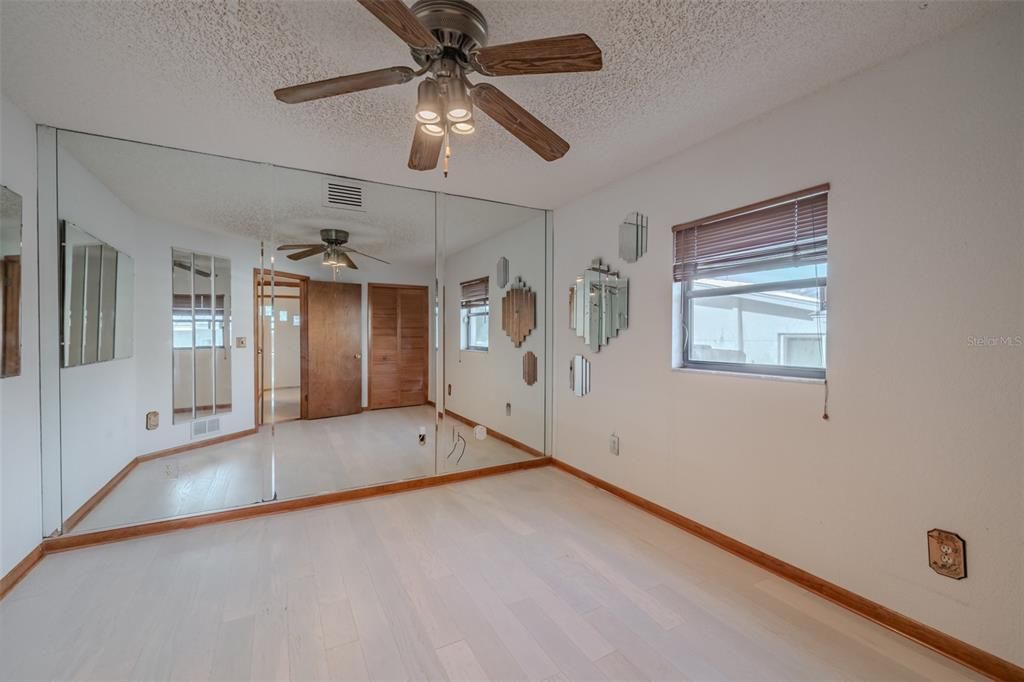 待售: $675,000 (4 贝兹, 2 浴室, 2329 平方英尺)