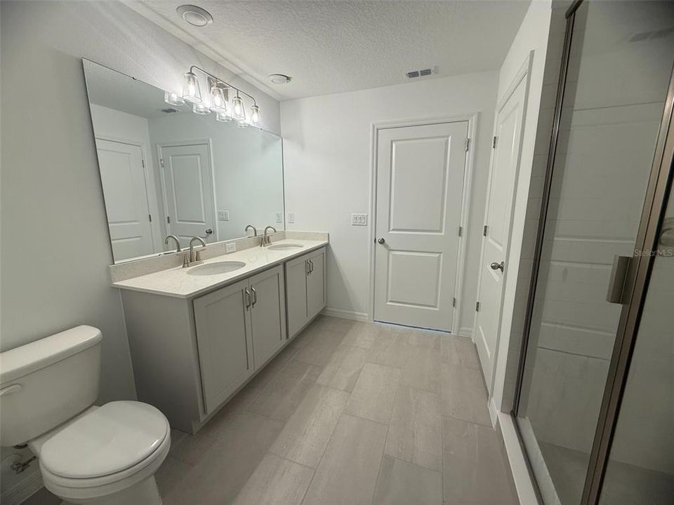 待售: $499,990 (5 贝兹, 3 浴室, 2725 平方英尺)