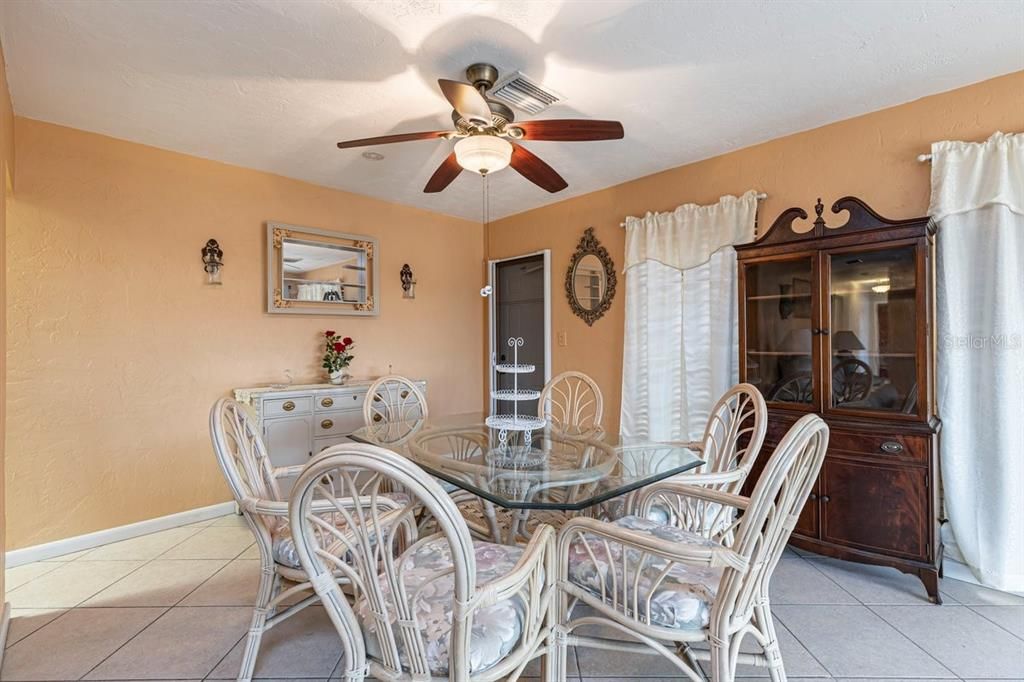 На продажу: $349,000 (3 спален, 2 ванн, 1344 Квадратных фут)