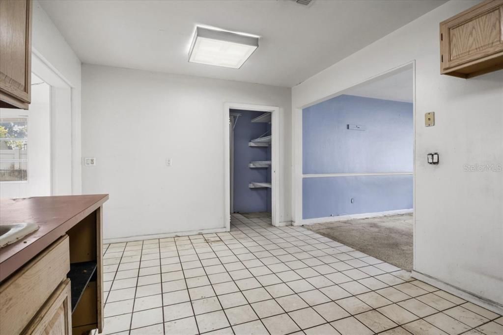 Под контрактом: $139,900 (2 спален, 2 ванн, 1218 Квадратных фут)