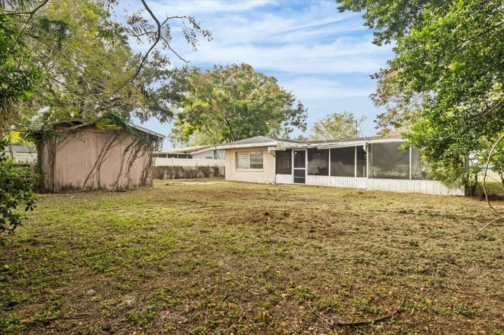 Под контрактом: $139,900 (2 спален, 2 ванн, 1218 Квадратных фут)