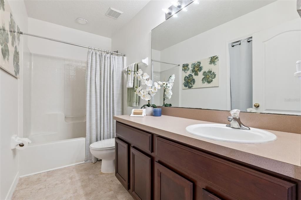 For Sale: $425,000 (4 beds, 2 baths, 2317 Square Feet)