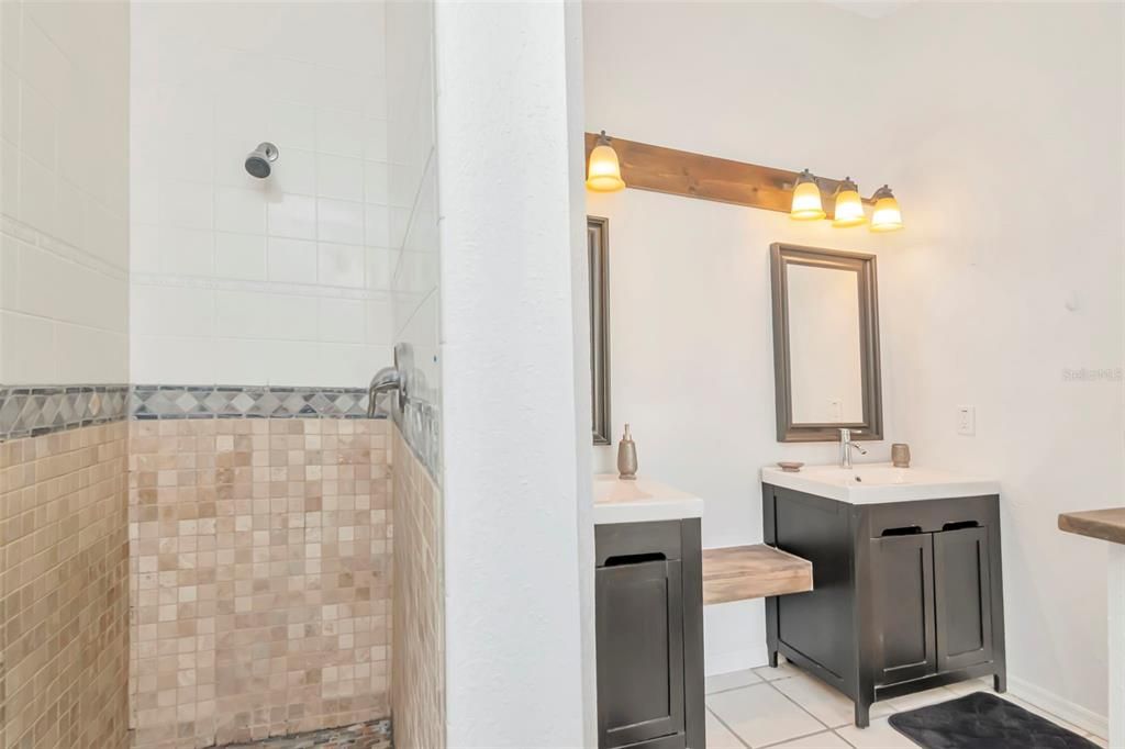 На продажу: $425,000 (3 спален, 2 ванн, 1624 Квадратных фут)