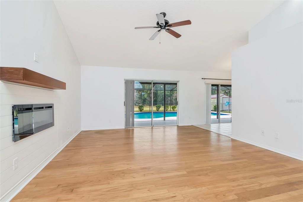 На продажу: $425,000 (3 спален, 2 ванн, 1624 Квадратных фут)