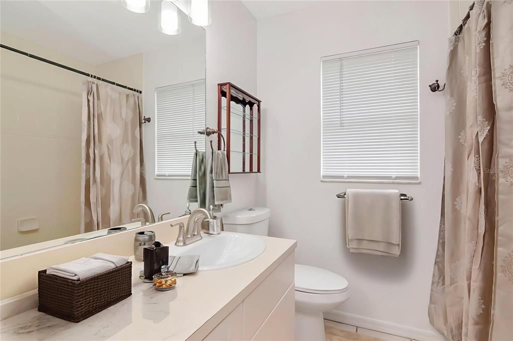 На продажу: $425,000 (3 спален, 2 ванн, 1624 Квадратных фут)