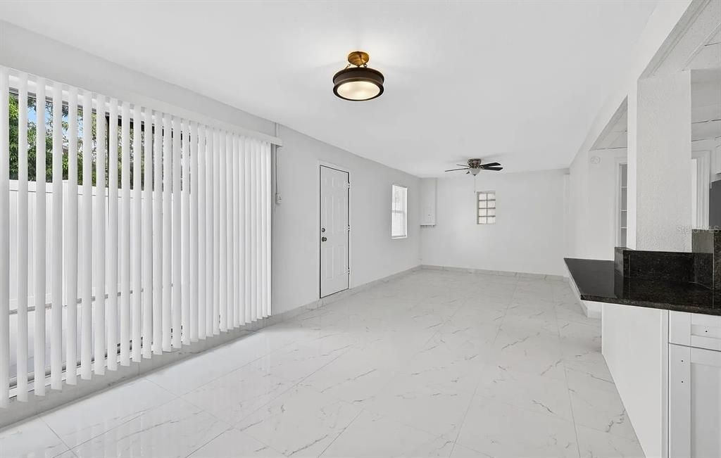 В аренду: $2,000 (2 спален, 1 ванн, 1100 Квадратных фут)