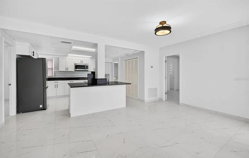 В аренду: $2,000 (2 спален, 1 ванн, 1100 Квадратных фут)