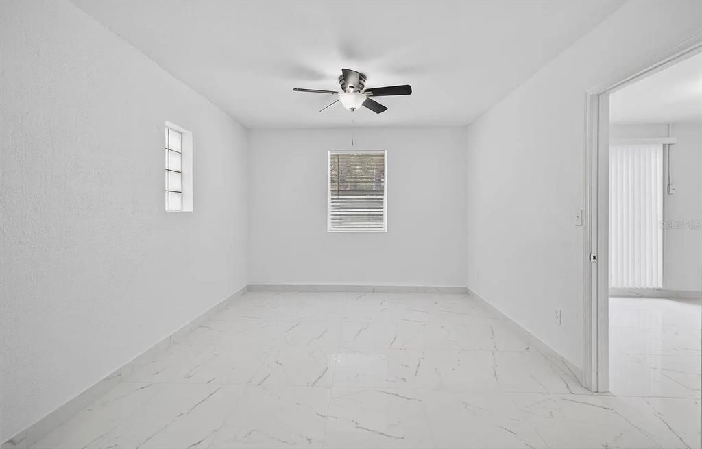 В аренду: $2,000 (2 спален, 1 ванн, 1100 Квадратных фут)