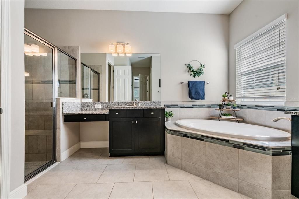 For Sale: $539,900 (4 beds, 3 baths, 2562 Square Feet)