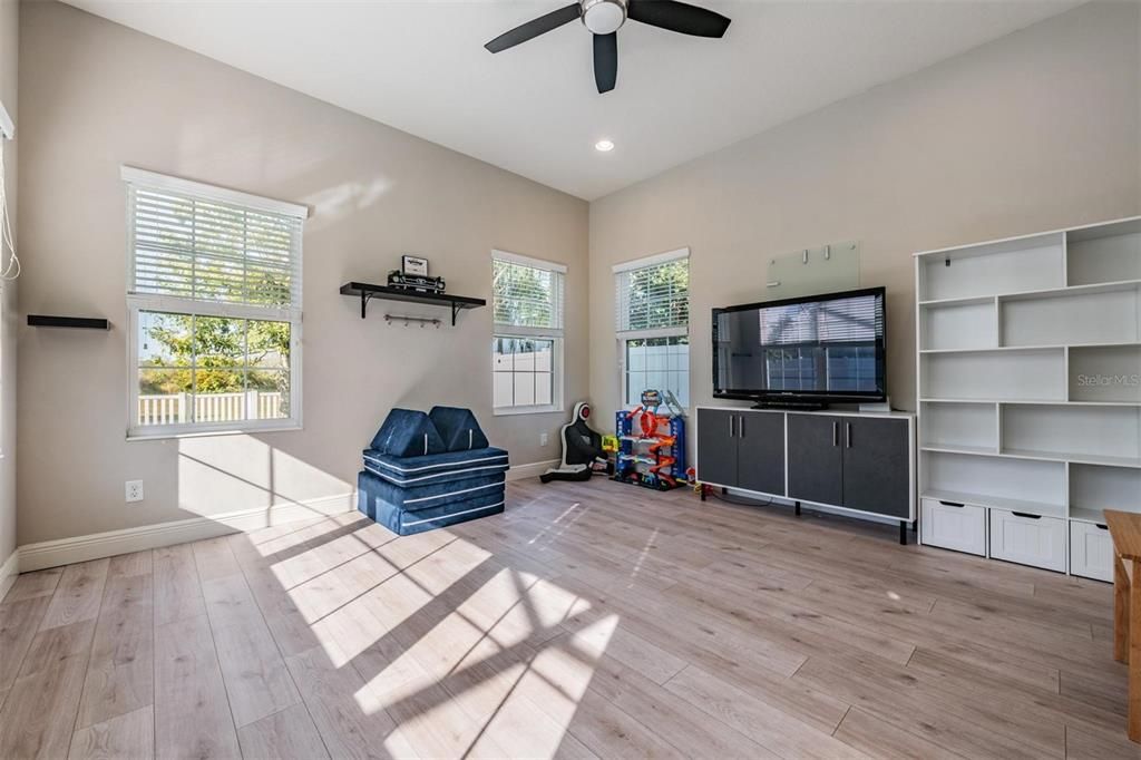 For Sale: $539,900 (4 beds, 3 baths, 2562 Square Feet)