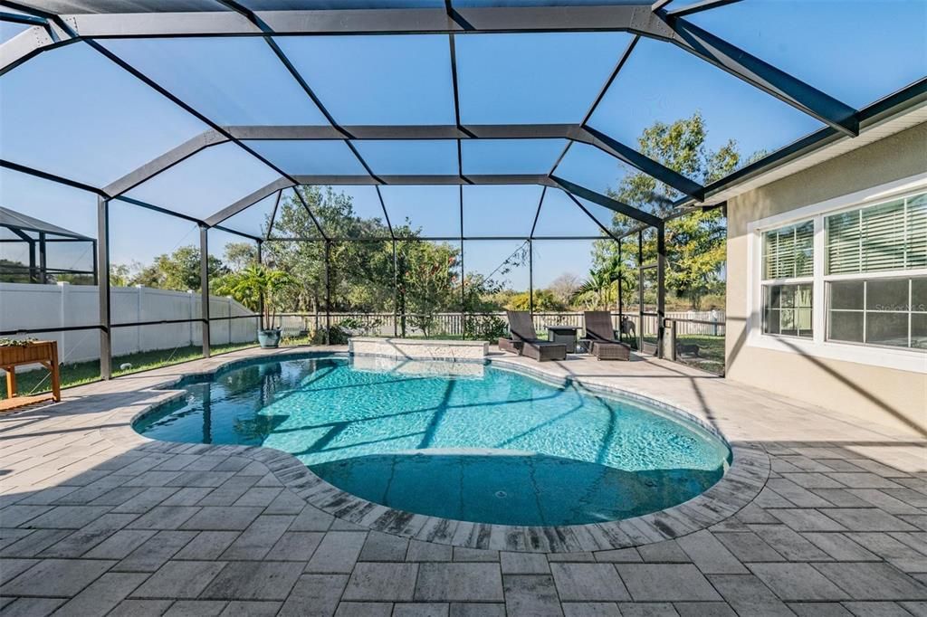 For Sale: $539,900 (4 beds, 3 baths, 2562 Square Feet)