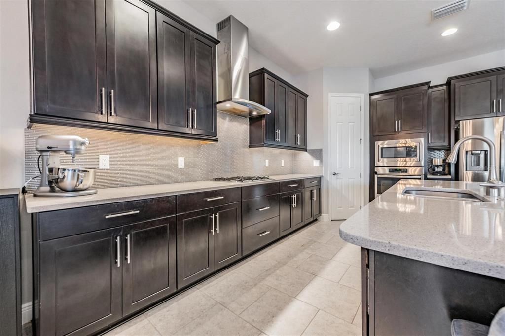 For Sale: $539,900 (4 beds, 3 baths, 2562 Square Feet)