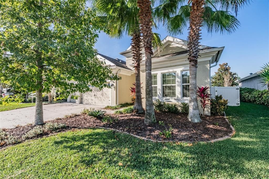 For Sale: $539,900 (4 beds, 3 baths, 2562 Square Feet)