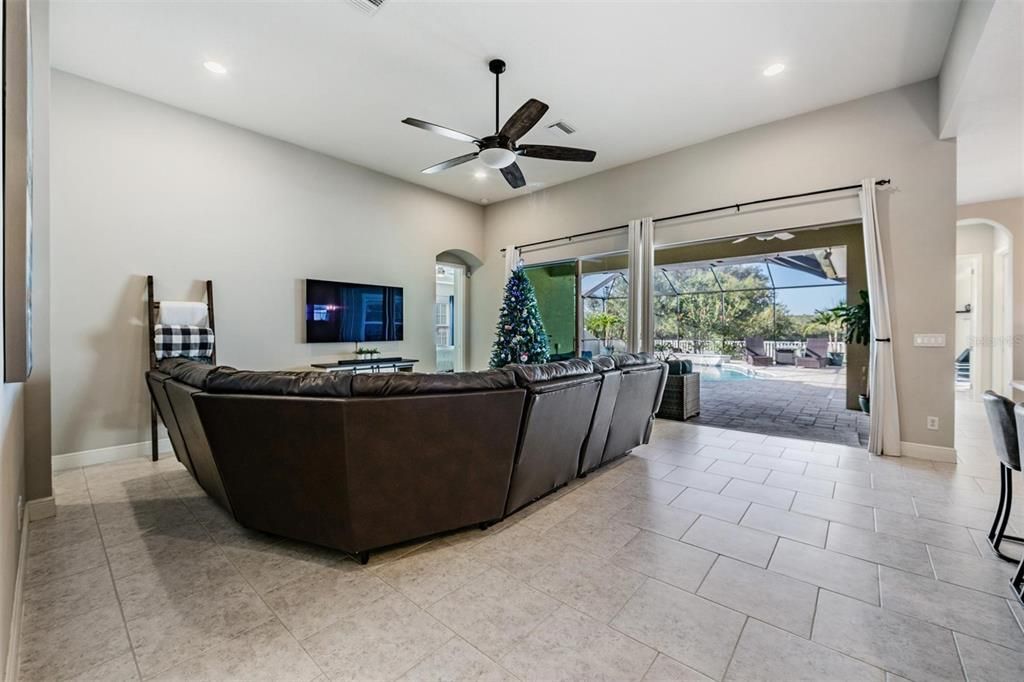 For Sale: $539,900 (4 beds, 3 baths, 2562 Square Feet)