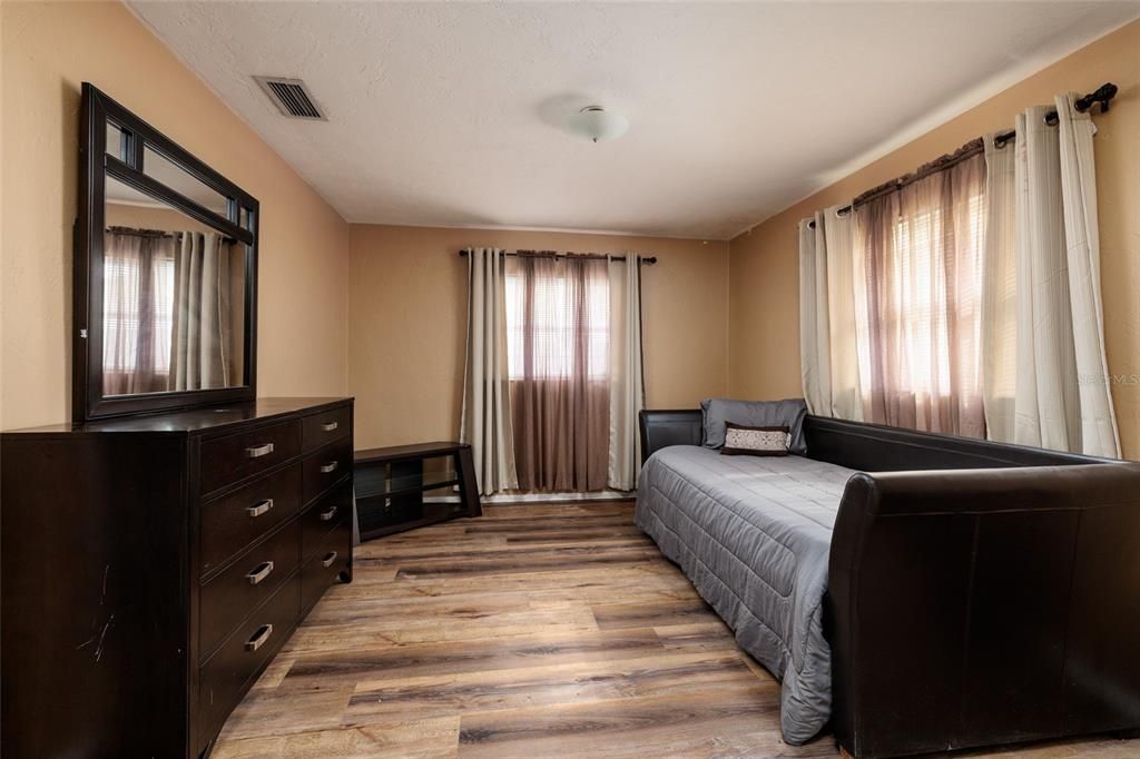 待售: $399,900 (3 贝兹, 2 浴室, 1678 平方英尺)