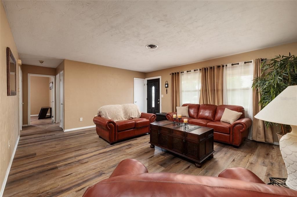 待售: $399,900 (3 贝兹, 2 浴室, 1678 平方英尺)